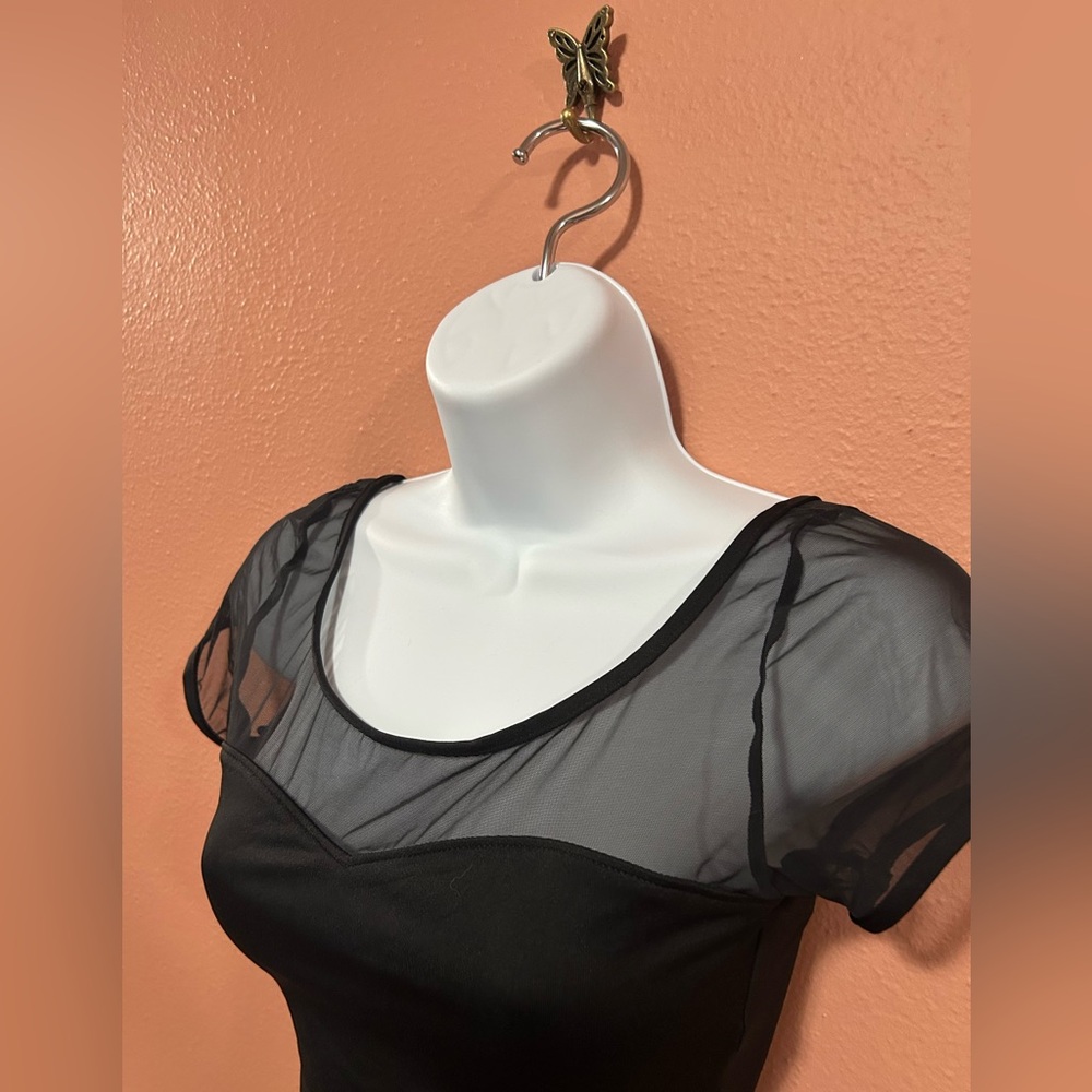 Capezio black leotard with short sleeves and sheer detail - Picture 2 of 7